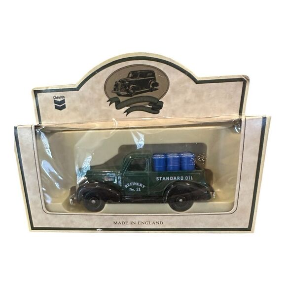 Vintage Lledo Diecast Chevron RPM Motor Oil 1939 Chevrolet Pickup Truck - Picture 4 of 10